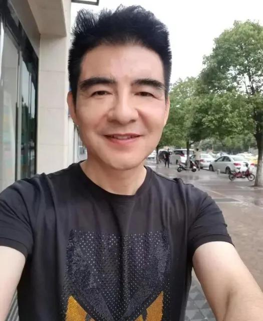 被美顏毀掉的大佬