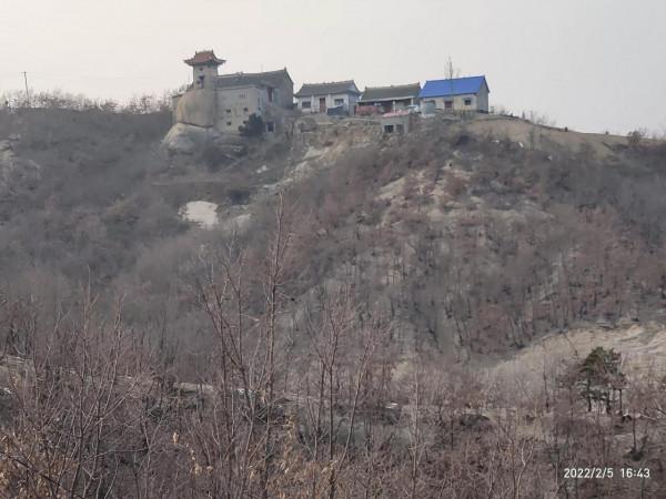 遊狀元川景區：不見傳說劉秀床，只見山頂遊樂場