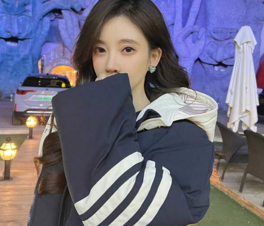 馮提莫為動畫片《紫川》唱片尾曲，氛圍感太強了，唱功真厲害