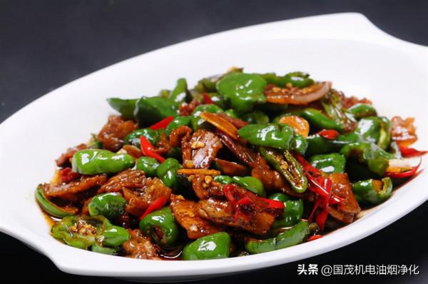 國慶去江西,三個重慶仔覺得不怕辣,點菜時老闆笑了,吃完傻了 國慶去江西,三個重慶仔覺得不怕辣,點菜時老闆笑了,吃完傻了