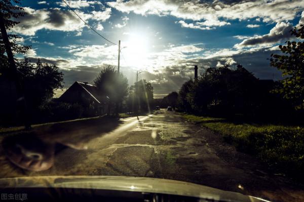 男人,自己的老婆不在身邊時,你得知道自律,免得陷入別人的圈套 男人,自己的老婆不在身邊時,你得知道自律,免得陷入別人的圈套