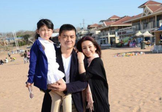 孝順的王新軍:弟弟和父親相繼離世,他陪母親熬過痛苦期 孝順的王新軍:弟弟和父親相繼離世,他陪母親熬過痛苦期