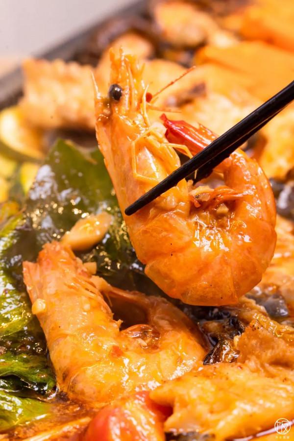 探魚新爆款「冬陰功烤魚」來了，一整個泰爽辣