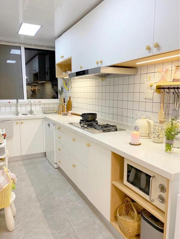 廚房裝修堅持最接地氣的決定，沒被“坑”，而且用起來超順手