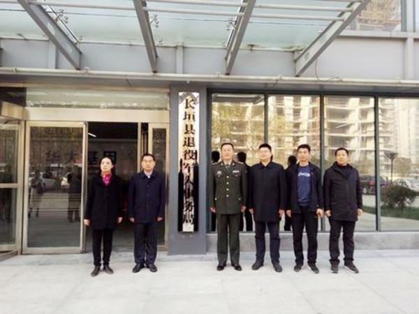 老兵退伍時檔案丟失，28年後發現堂弟用自己名字在石化企業上班