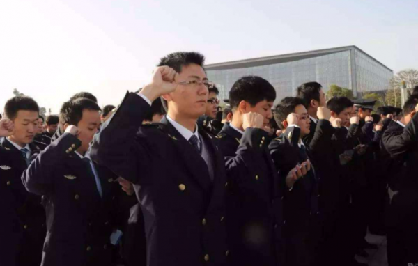 往屆生的機會來了，中國電信春招開啟，六險二金待遇好