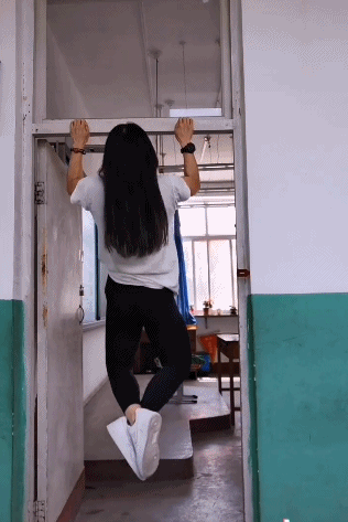 現實版“金剛芭比”劉明月,健身減掉70斤後,成就一身肌肉 現實版“金剛芭比”劉明月,健身減掉70斤後,成就一身肌肉