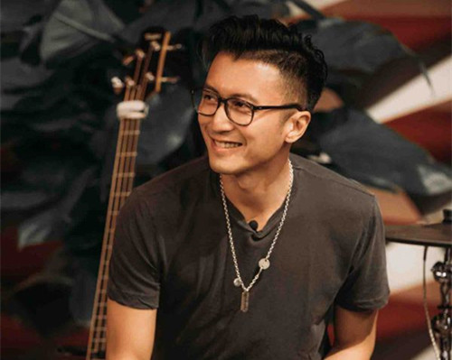 《哥哥》趙文卓繡花惹爭議,反“娘”需謹慎,兩類人該區別對待 《哥哥》趙文卓繡花惹爭議,反“娘”需謹慎,兩類人該區別對待