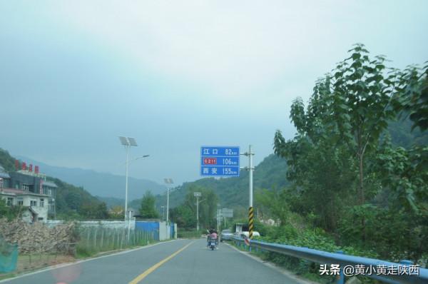 從漢中翻越秦嶺回西安，無意間闖入一個小城，美景和故事相當迷人