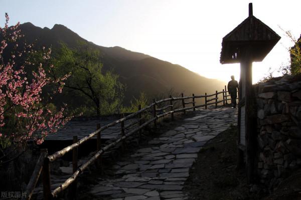 看一看！京西最美的16條登山步道，在京人士的週末有著落了
