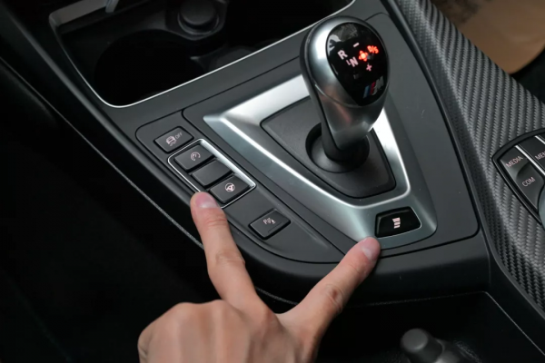 純正寶馬駕控,短小車身,前置後驅,4.2秒破百——二手 寶馬M2 純正寶馬駕控,短小車身,前置後驅,4.2秒破百——二手 寶馬M2