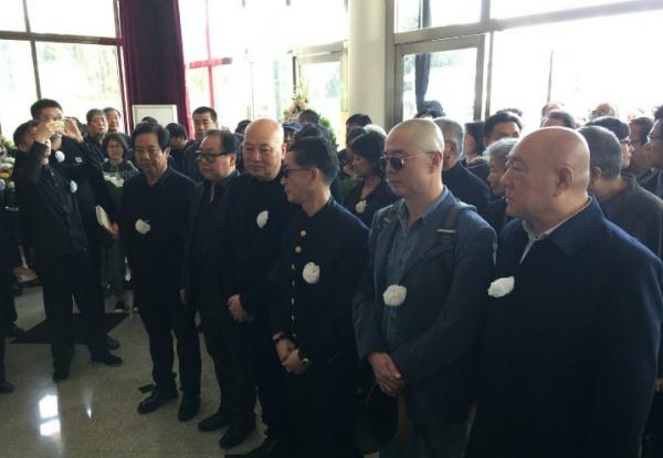 接爛劇本，直播帶貨，強塞子女進組：老戲骨的“風骨”去哪了