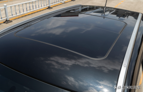 4.99萬！體驗博駿SUV，外觀很“燃”，配置豐富，雙色車身