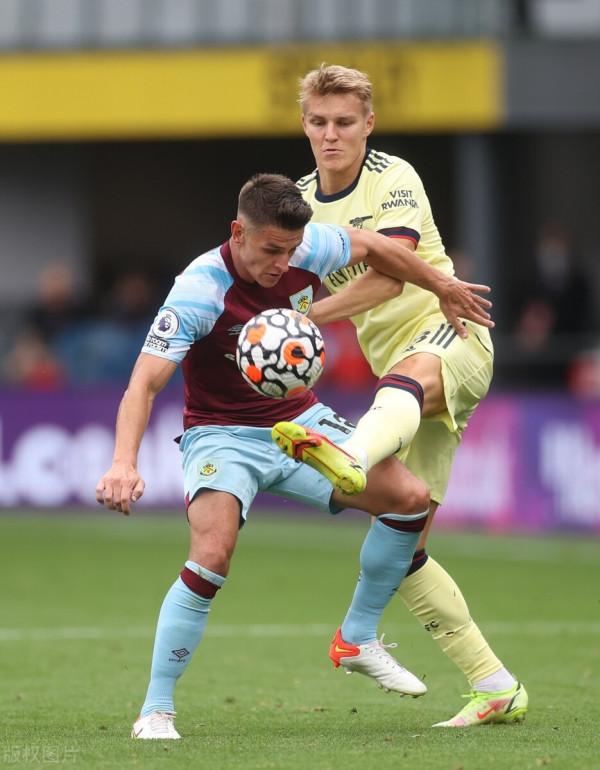 阿森納艱難兩連勝！厄德高任意球破門！三獅國門連續3場零封