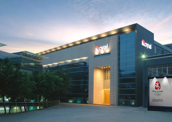 重磅喜訊 &vert; 皇朝家居成為國家體育館官方供應商，再次與體育結緣