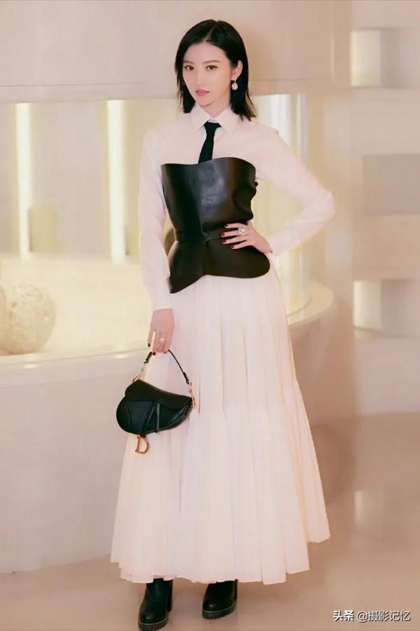 景甜：水靈秀氣