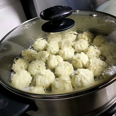 懶人必備這道湯包，簡單幾步，十分鐘就上桌