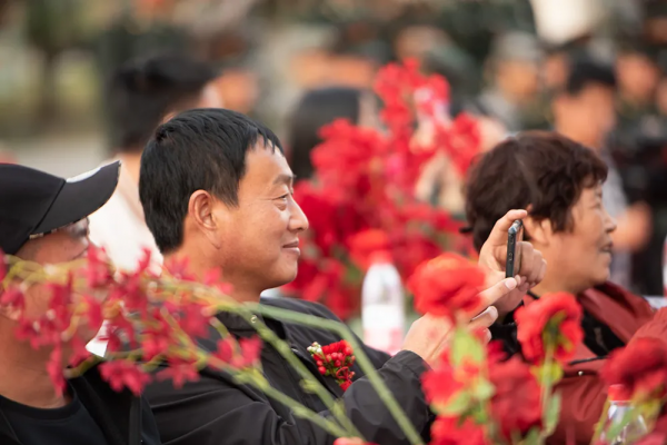 浪漫軍婚:軍車當婚車,嫁人就嫁軍隊好兒郎 浪漫軍婚:軍車當婚車,嫁人就嫁軍隊好兒郎