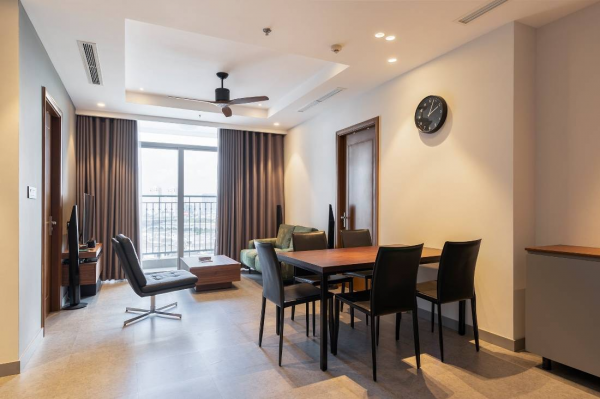 這套房裝修太治癒了，黑白棕做主色調，進門就是放鬆時刻