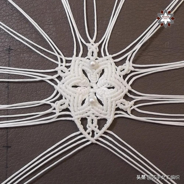 用繩子就能編出漂亮的雪花，超詳細的教程，一步一步教你編