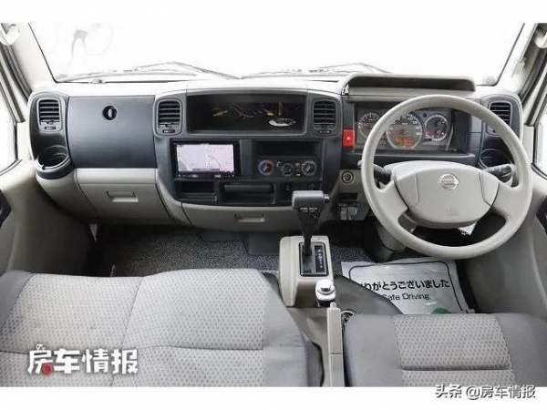 日產平頭輕卡房車,長度僅4.8米7座設計,能放3張床為啥還不擠? 日產平頭輕卡房車,長度僅4.8米7座設計,能放3張床為啥還不擠?