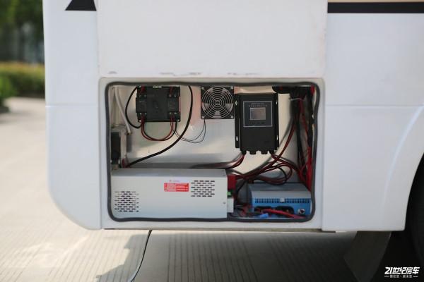 48V能源供給/大空間/水電的房車 法美瑞海角7號後廚房版頗具實力 48V能源供給/大空間/水電的房車 法美瑞海角7號後廚房版頗具實力