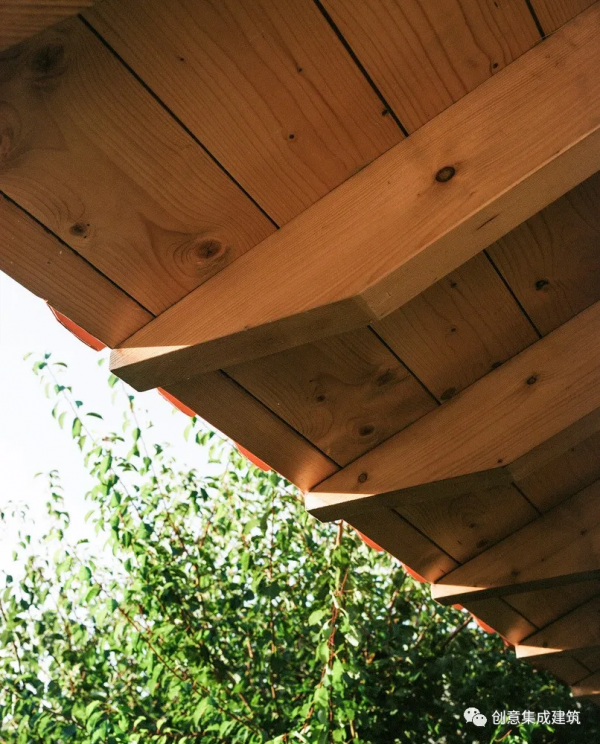 無牆角之家：一對剛退休的夫妻純為舒適建的房子