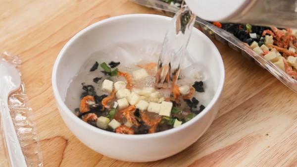 宅家速食測評，開水熱一熱就能吃