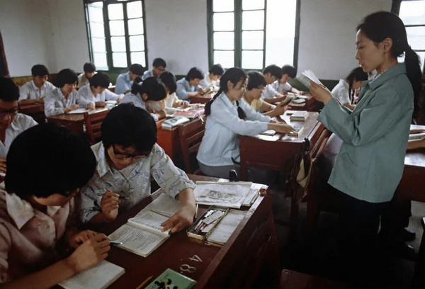 滿滿的感動，每一張老照片都是故事，美好的八十年代