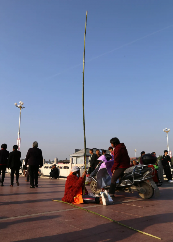 在伏羲陵前,趕一場神奇廟會 在伏羲陵前,趕一場神奇廟會