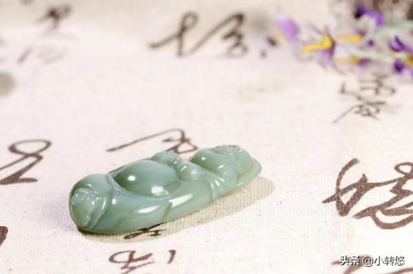 巨龍騰空而起,暢遊戲珠,飛龍形態各異,霸氣十足 巨龍騰空而起,暢遊戲珠,飛龍形態各異,霸氣十足