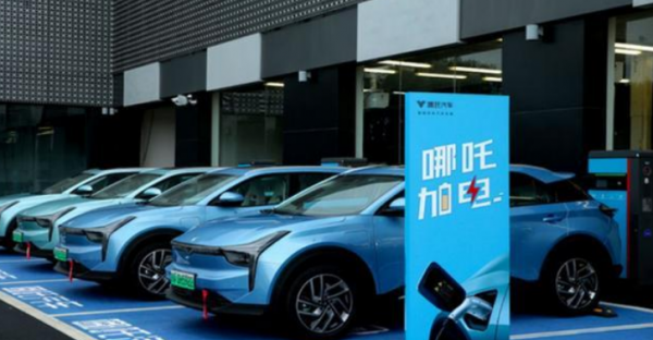 國慶新能源車高速充電困難，各車企高速超充規劃如何？