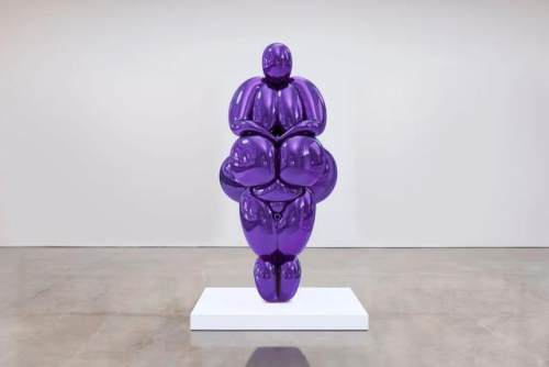 瘋了！一隻不鏽鋼兔子拍出6.3億的天價！網友：俗氣、譁眾取寵