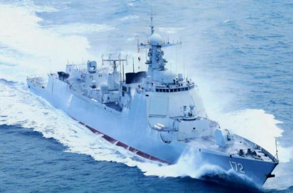 我國的055驅逐艦有多強？來和美國的阿利伯克級比比就知道了