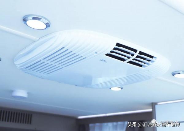 經濟耐用的老年旅行房車!​2.0T雙驅C本即開,還帶5人床和商務座 經濟耐用的老年旅行房車!​2.0T雙驅C本即開,還帶5人床和商務座