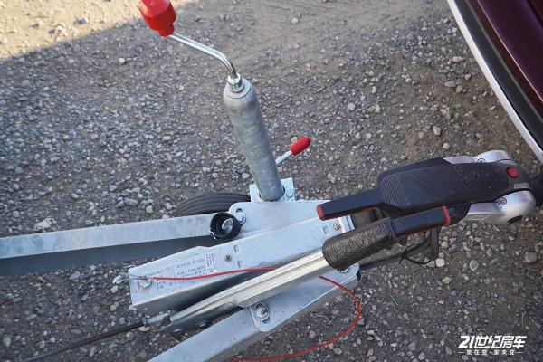 體驗法式浪漫，最大總質量1&period;2噸！卡萊爾ANTARES STYLE 390拖掛房車