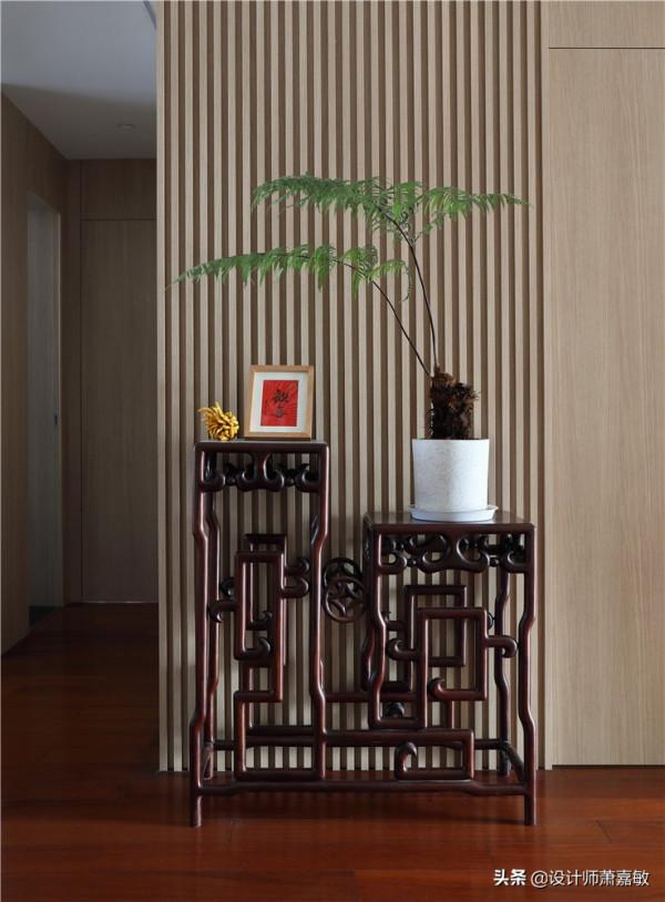 舊貌換新顏!保留棕紅木地板,她家竟然還能改得這麼好看 舊貌換新顏!保留棕紅木地板,她家竟然還能改得這麼好看