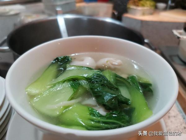 在北京入住第二家酒店自助餐廳裡的早餐