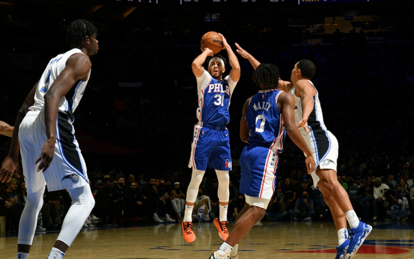 小庫裡24分，恩比德罰球定勝局！76人拒絕爆冷，魔術新秀未來可期