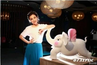 曾經的吳昕你愛搭不理，如今的她你高攀不起，果然是藏得太深