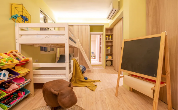 100㎡裝修不走尋常路，卡座取代沙發，主臥直接裝地臺太實用了