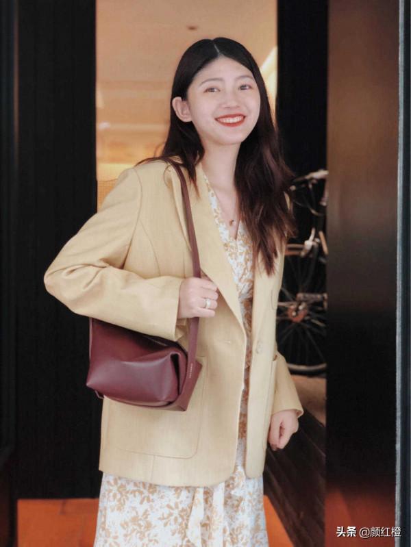 秋冬如何穿出高階感？大衣搭配煙管褲保暖舒適，氣場全開還時髦