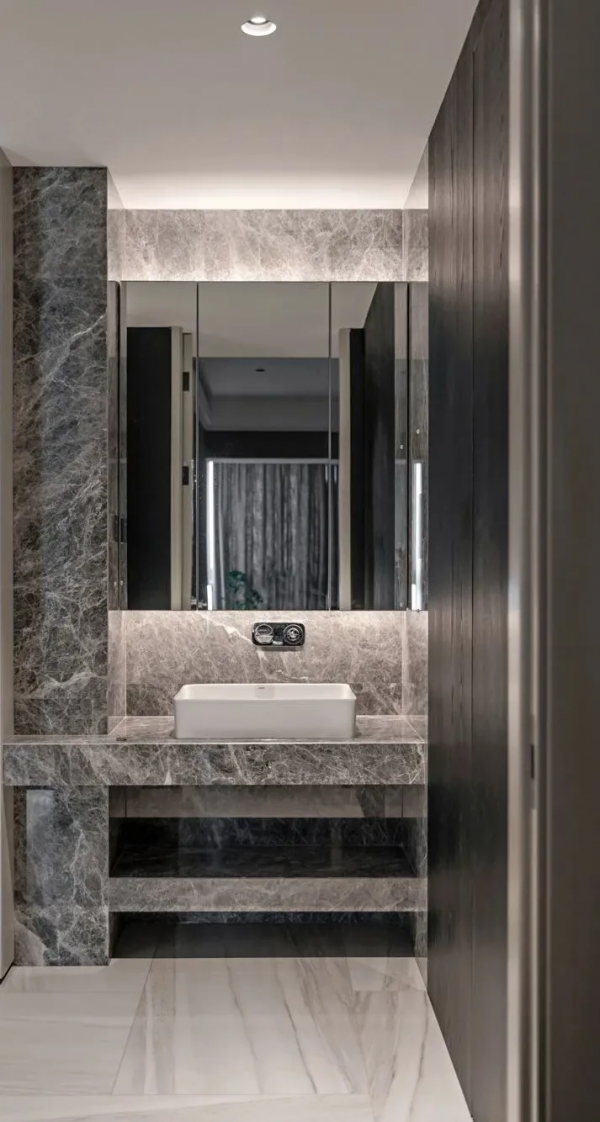 爾 間 | 180㎡南北通透+超長中島餐桌,淺色系現代輕奢 爾 間 | 180㎡南北通透+超長中島餐桌,淺色系現代輕奢