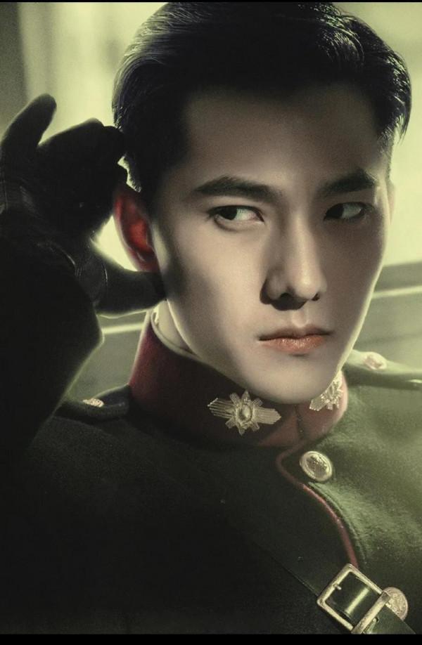 新一代明星軍裝帥照，誰是你的菜？