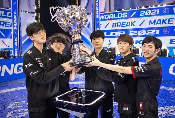 冠軍面板簽名已經出爐?道賢最好看,小學弟的根本看不懂 冠軍面板簽名已經出爐?道賢最好看,小學弟的根本看不懂