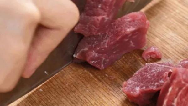 一處雲坑古鎮，留下自然的文風建築與風光，舌尖美食味道