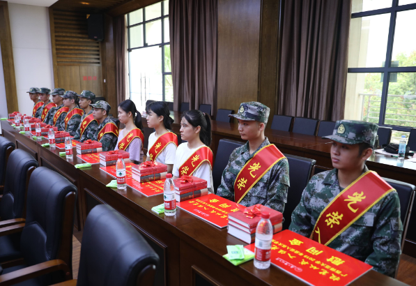 2022年徵兵開啟，兩徵兩退模式滿足需求，但這些大學生無法入伍