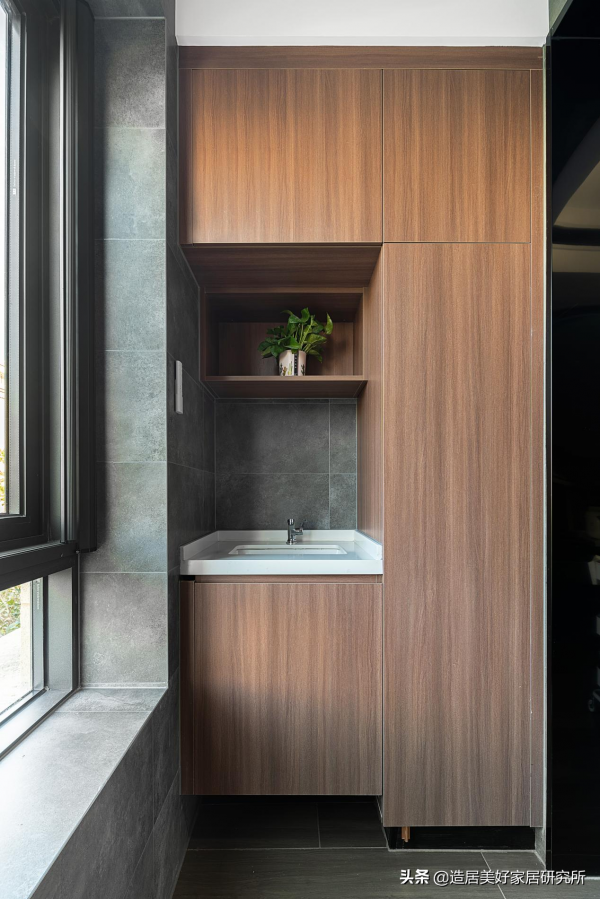 開放洄游動線串聯起的90㎡複式三居,讓光灑滿各個角落 開放洄游動線串聯起的90㎡複式三居,讓光灑滿各個角落