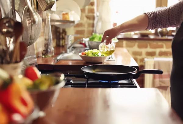 做菜什麼時候放鹽最好?尚堯告訴你答案 做菜什麼時候放鹽最好?尚堯告訴你答案