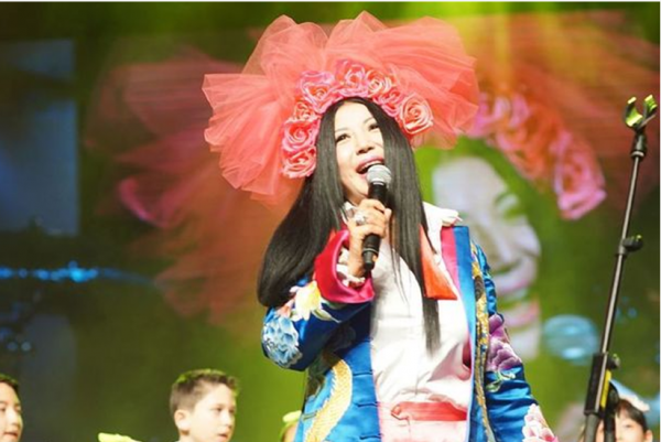 國際走婚族，表白總統薩科奇，“人間異類”楊二車娜姆的瀟灑人生